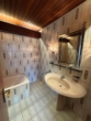 Badezimmer - Gepflegtes EFH, Waldrandlage mit Fernblick, in Heimbach, OT Hausen zu verkaufen