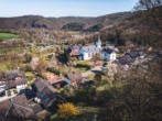 Ausblick - Gepflegtes EFH, Waldrandlage mit Fernblick, in Heimbach, OT Hausen zu verkaufen
