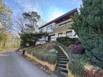 Gepflegtes EFH, Waldrandlage mit Fernblick, in Heimbach, OT Hausen zu verkaufen, 52396 Heimbach, Einfamilienhaus