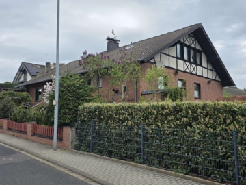 Großzügiges Einfamilienhaus mit Ausbaupotenzial in Heimbach, OT Hasenfeld zu verkaufen, 52396 Heimbach, Einfamilienhaus