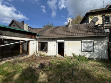 EFH zur Entkernung oder Abriss, auf schönem Grundstück in Niederau zu verkaufen, 52355 Düren, Bungalow