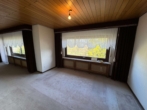 Wohnzimmer - Gepflegtes EFH, Waldrandlage mit Fernblick, in Heimbach, OT Hausen zu verkaufen
