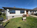Hausansicht - Gepflegter Bungalow, mit Fernblick und großzügigem Grundstück in Heimbach zu verkaufen