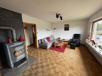 Wohnzimmer - Gepflegter Bungalow, mit Fernblick und großzügigem Grundstück in Heimbach zu verkaufen