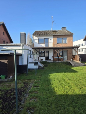 Grundsolides EFH mit Garage und Garten in Kreuzau,OT Stockheim zu verkaufen, 52372 Kreuzau, Einfamilienhaus