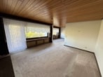 Wohnzimmer - Gepflegtes EFH, Waldrandlage mit Fernblick, in Heimbach, OT Hausen zu verkaufen
