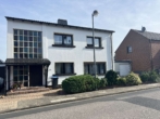 Hausansicht - Gepflegtes 2 Familienhaus, direkt in Kreuzau zu verkaufen