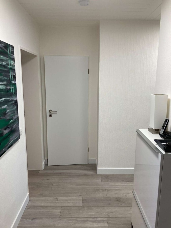 Flur - Moderne 3 Zimmerwohnung mit 2 Balkonen und Garage, in Düren – Gürzenich zu verkaufen