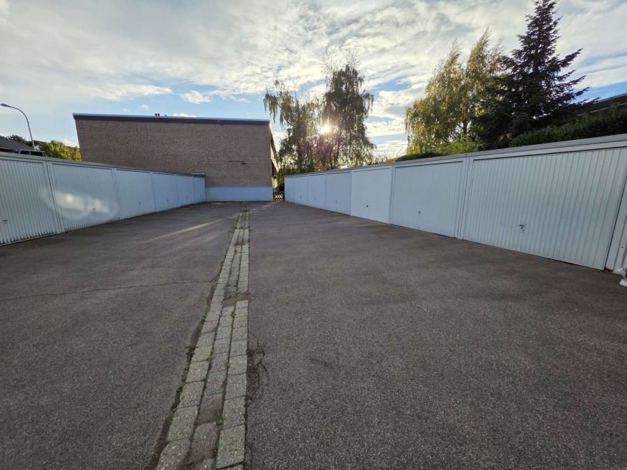 Garagenhof - Moderne 3 Zimmerwohnung mit 2 Balkonen und Garage, in Düren – Gürzenich zu verkaufen