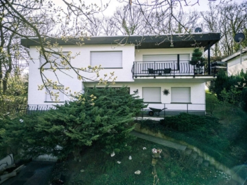 Gepflegtes EFH, Waldrandlage mit Fernblick, in Heimbach, OT Hausen zu verkaufen, 52396 Heimbach, Einfamilienhaus